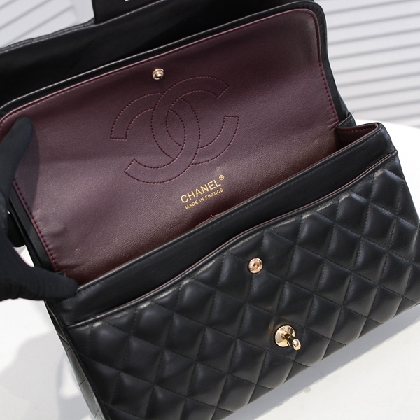 シャネルバッグ着用イメージ